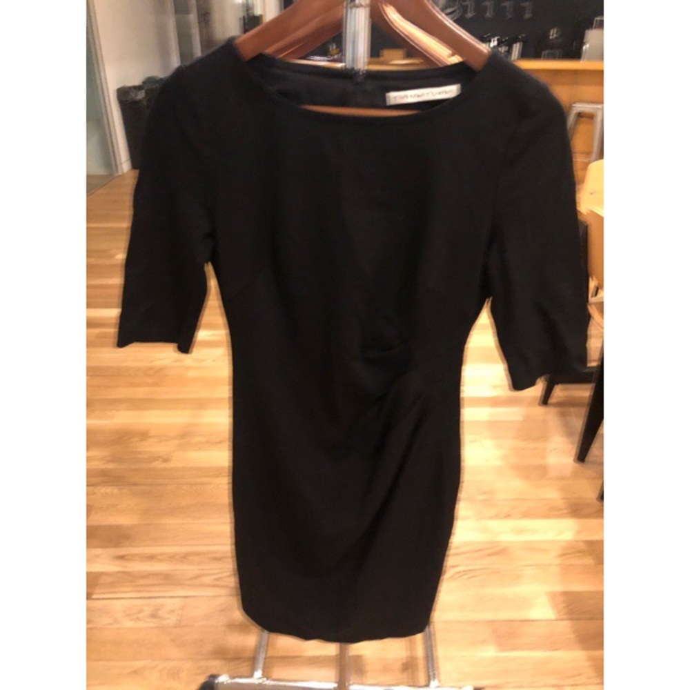 TRINA TURK BLACK LBD COCKTAIL  DRESS  SIZE 4 SMALL